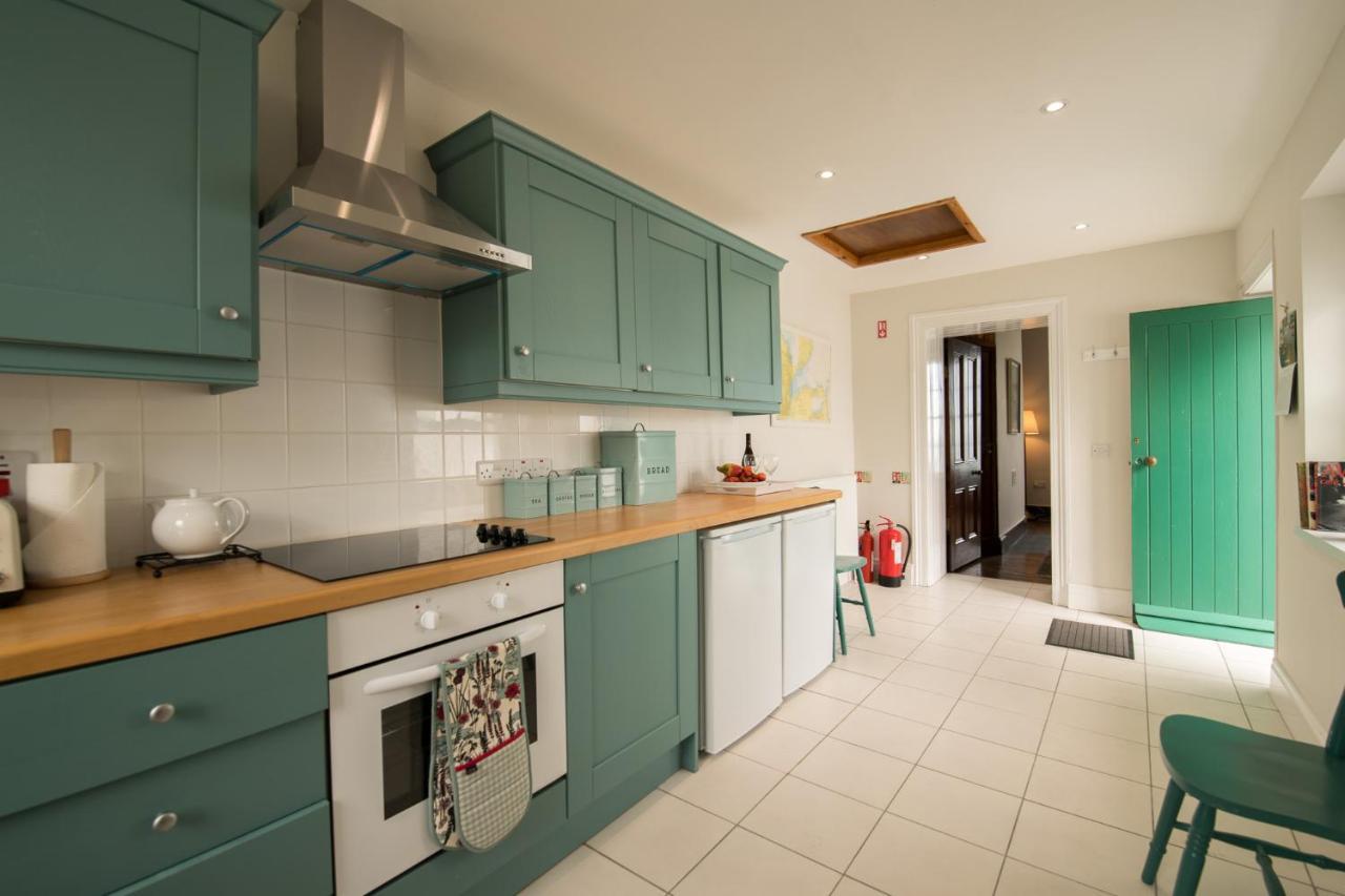 Blackhead Lighkeeper'S Houses, Antrim Whitehead Экстерьер фото
